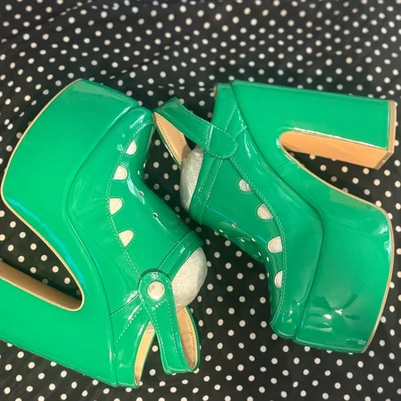 Green Platform Heels - Picture 5 of 5